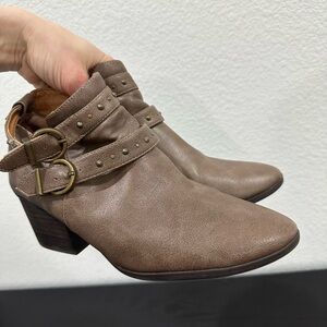 Baretraps Noralie Ankle Booties – Taupe